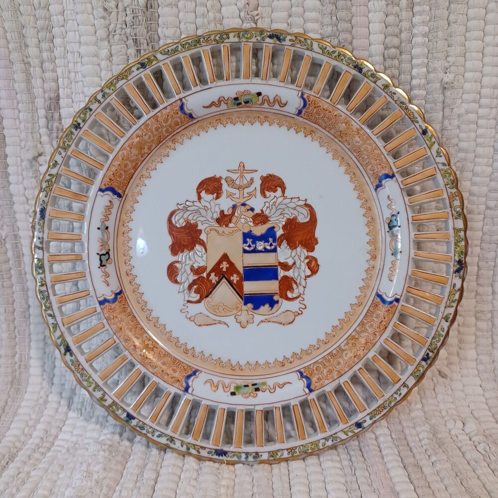 10" Armorial Porcelain Plate Rare Vintage Plate